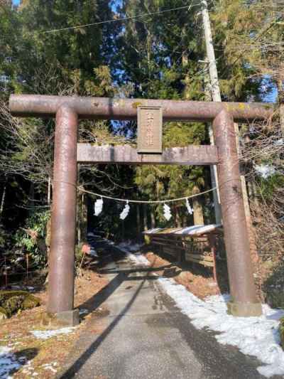 軍刀利神社入口 