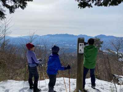 茅丸山頂からの丹沢の眺望 