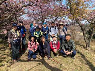 桜の下に集合