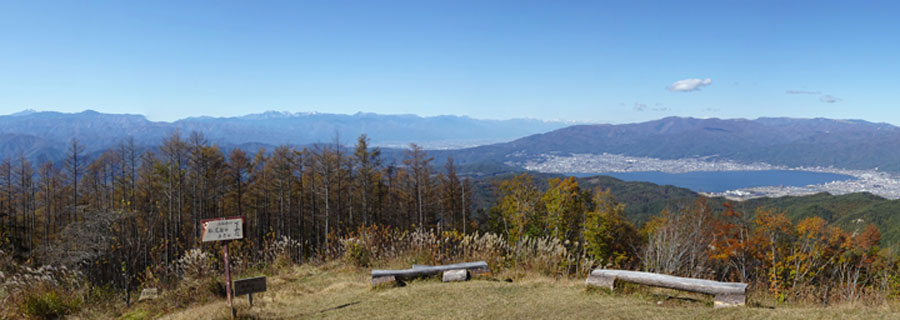 諏訪湖の先に美ヶ原、その先には北アルプスの山々（OnMousで山名表示） 