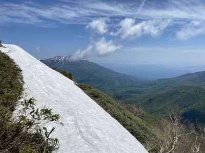 高妻山頂直下 