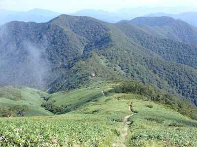 平標山の家が見えた！ 