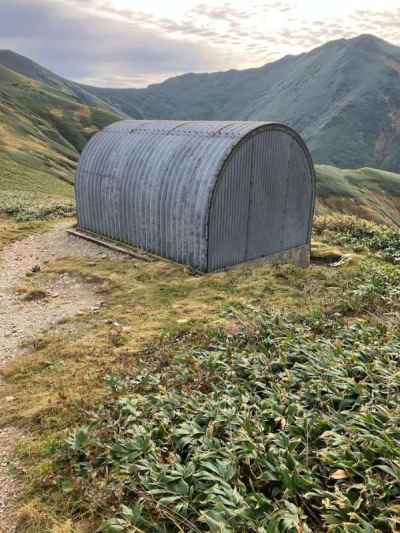 大障子避難小屋 