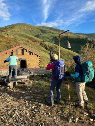 平標山の家はランプの小屋 