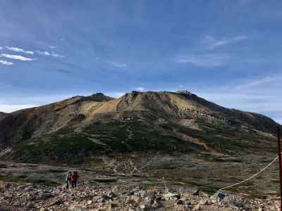 白竜避難小屋から御嶽山を仰ぐ