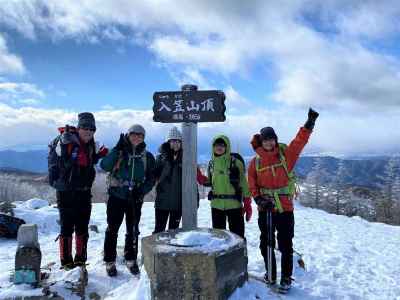 入笠山山頂（1955m）にて 