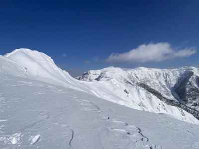 剣ヶ峰山と武尊山