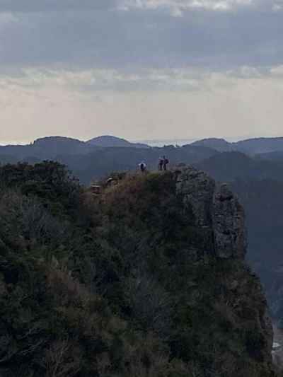 北峰から見る南峰 