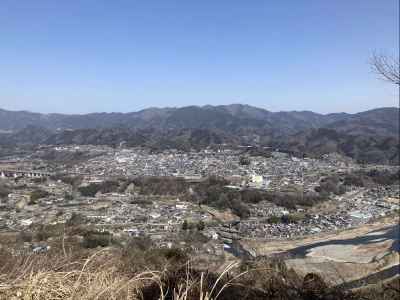 スタート地点の上野原駅方面を望む