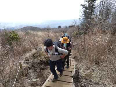 三ノ塔へ向けて階段が続く 