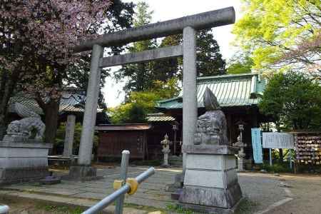 実城跡に新田神社