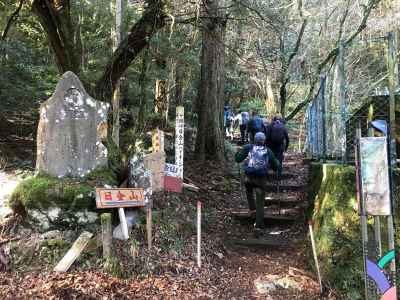 日金山登山口