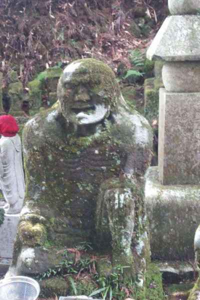 東光寺近くの石仏