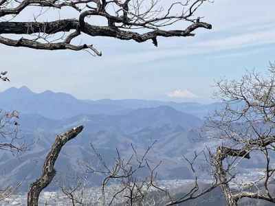 浅間山と御荷鉾山が綺麗に見える