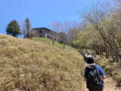 介山荘が見えた 