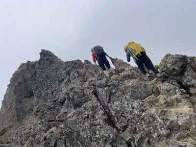 赤岳山頂への岩稜帯 