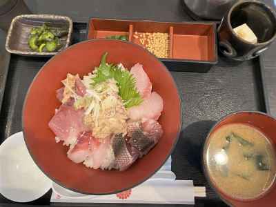 海鮮丼 