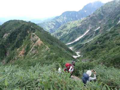 五竜岳山頂が視界に入る 