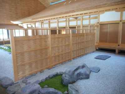 当主朝倉義景の暮らした巨大な館が原寸大で再現されている 