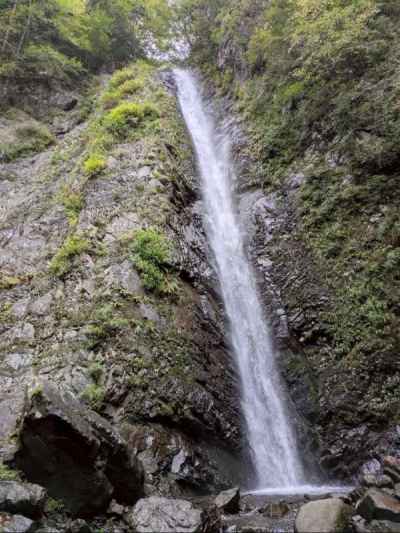 写真では伝えられない！圧巻の大滝が現れた