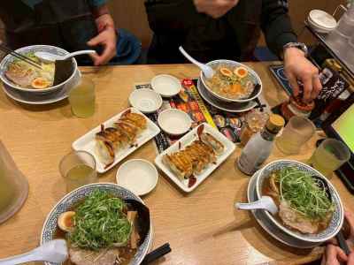 沢納めのお疲れラーメン、テイクアウトはヒル2匹 