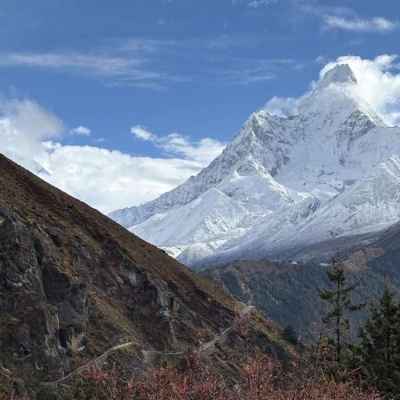 クムジュンより初めての青空とアマダブラム&nbsp;