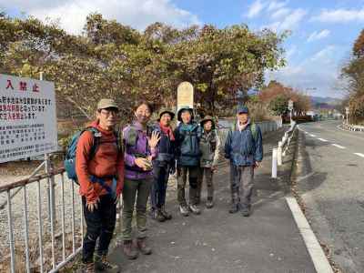仏果山登山口から出発