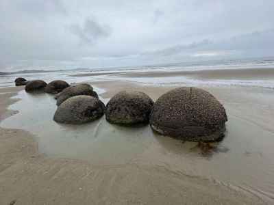 奇岩モエラキボルダーズ