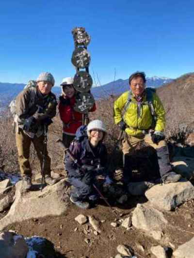 茅ヶ岳頂上にて