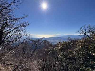 山頂から真鶴半島と伊豆半島