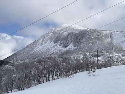 登ってきた鬼面山
