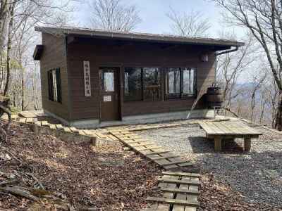 畦ヶ丸避難小屋